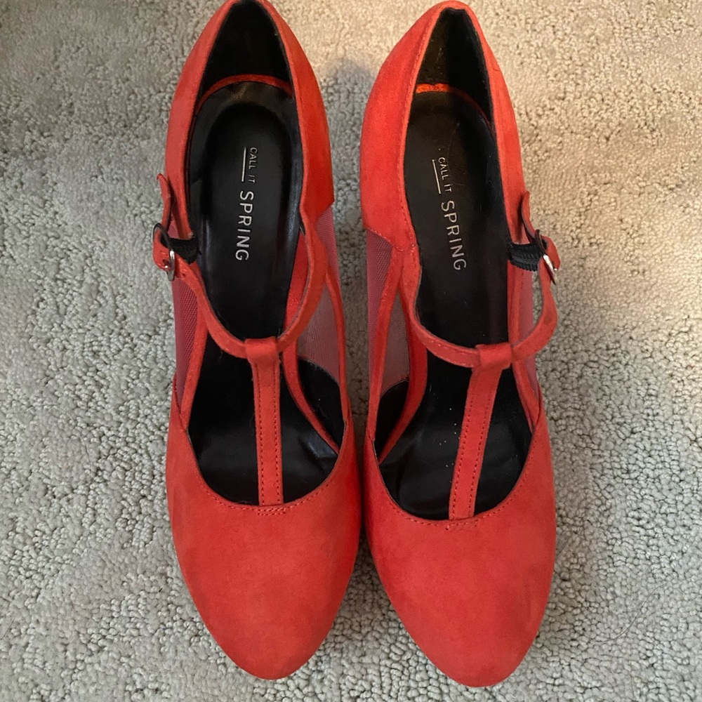 Heels - Picture 2 of 2